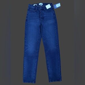 Universal Thread Women’s Mid-Rise 80’s Slim Jeans in Deep Blue